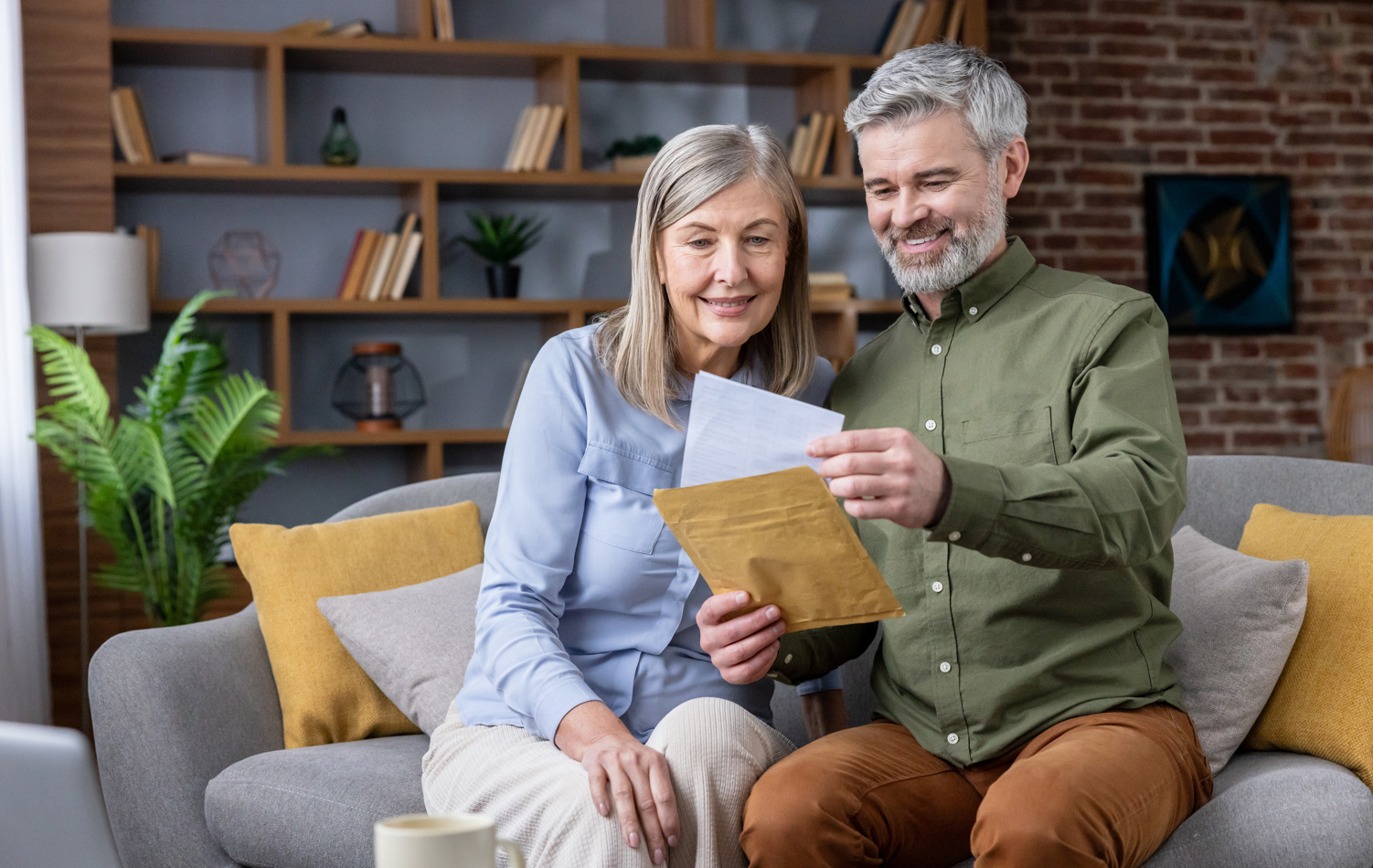 A couple deciding their pension beneficiaries 